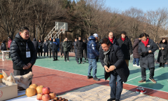[포토] 한파도 막지 못한 축구 사랑! 박강수 마포구청장, 마포 축구 가족 응원