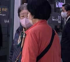 건강 지키는 마스크, 버릴 때는 '환경의 적'? ... 올바른 배출이 답이다