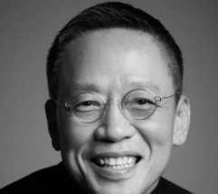 “남의 불행의 나의 행복”…스타벅스 논란에 웃는 현대카드