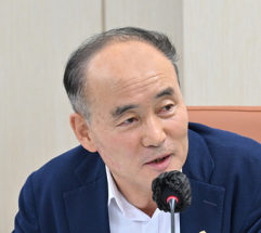 “전기차 보조금, 승용차 탈피하고 경유 화물차 전환에 쏟아야”
