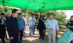 정황근 농식품부 장관, 강원 강릉 여름배추 밭 방문, 배추 생육상태 등 점검