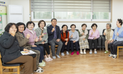 용산구,  지역 내 경로당 93곳 전수 방문…어르신 1,800여 명 만